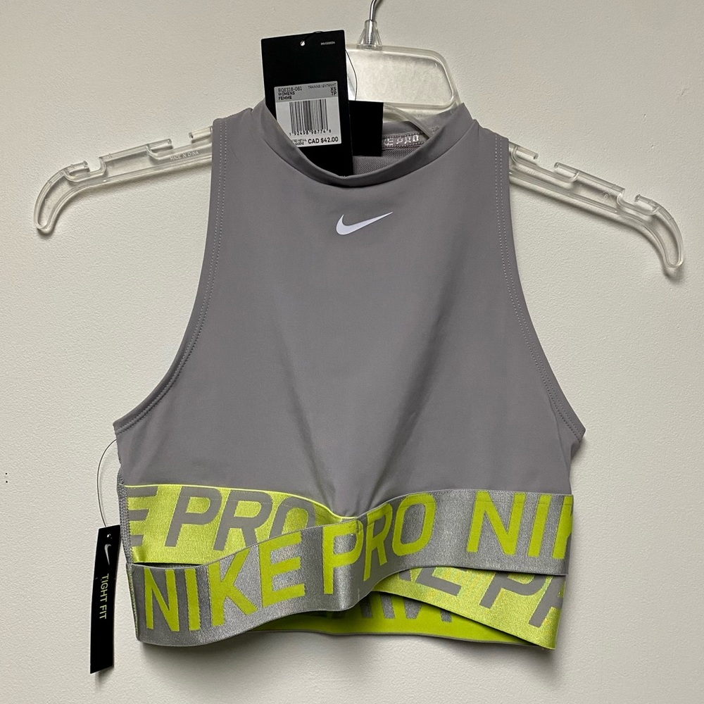 2/$40 🌺 Nike Pro Crop Tank